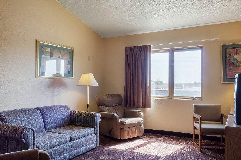 Econo Lodge Watertown Dış mekan fotoğraf