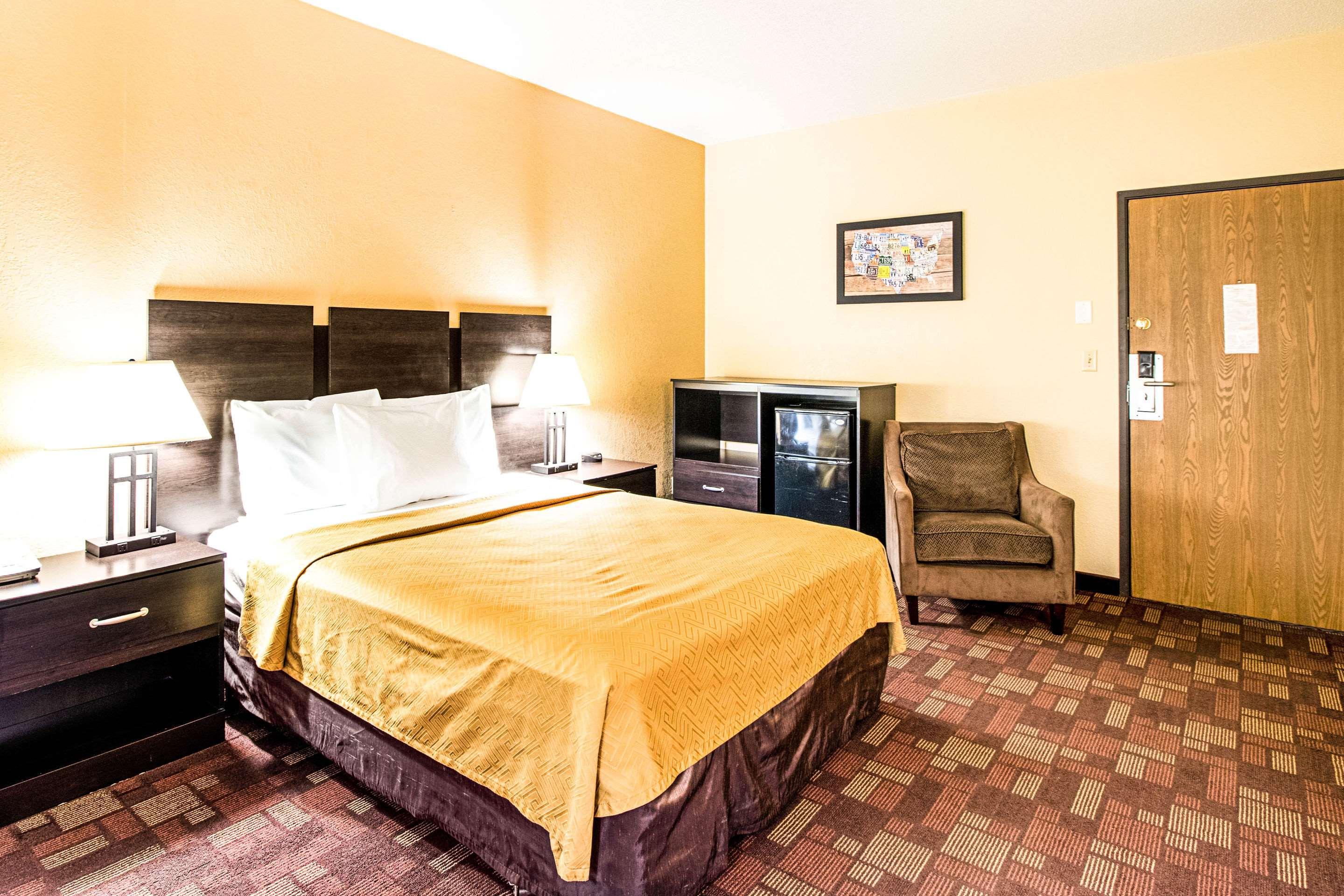 Econo Lodge Watertown Dış mekan fotoğraf