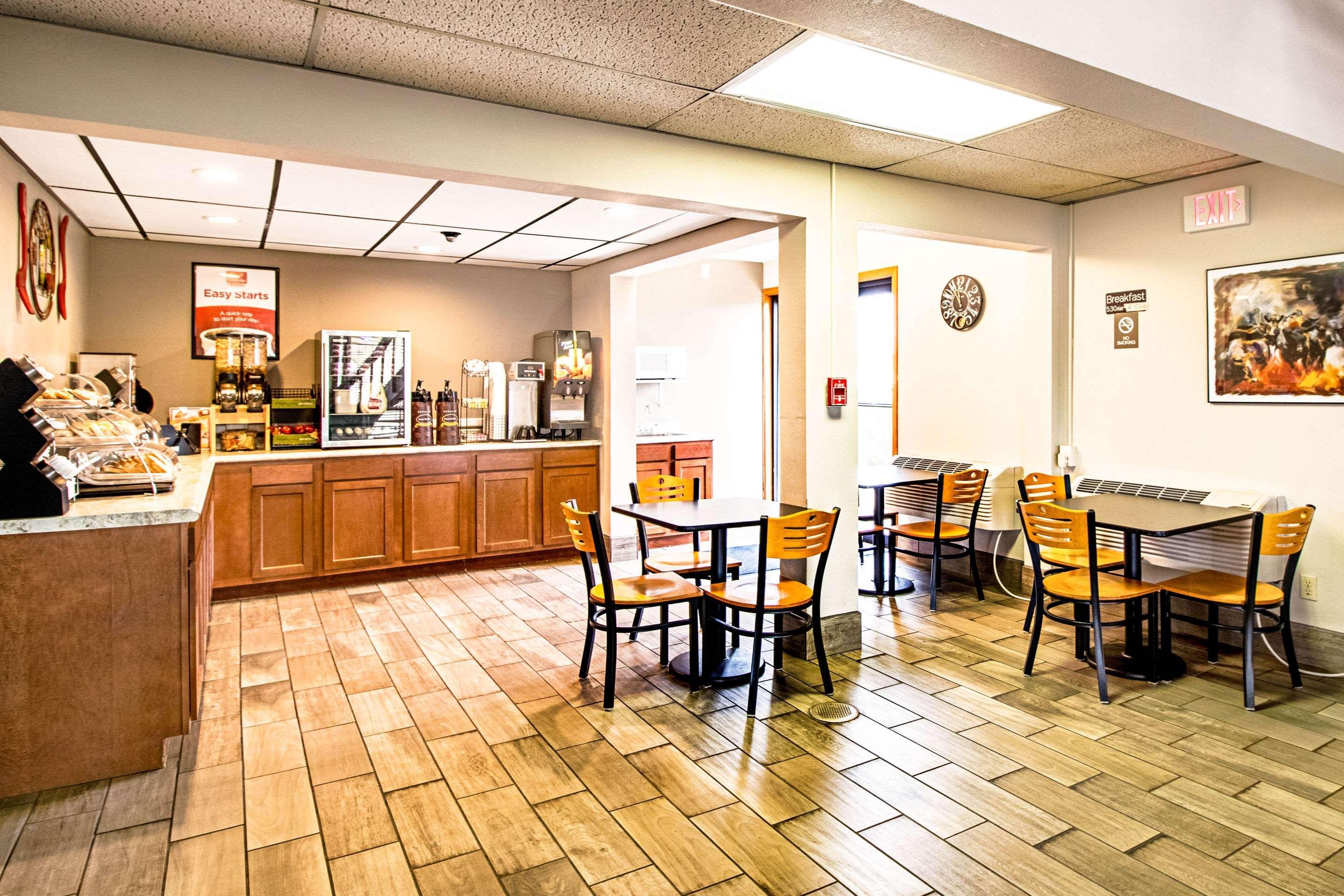 Econo Lodge Watertown Dış mekan fotoğraf