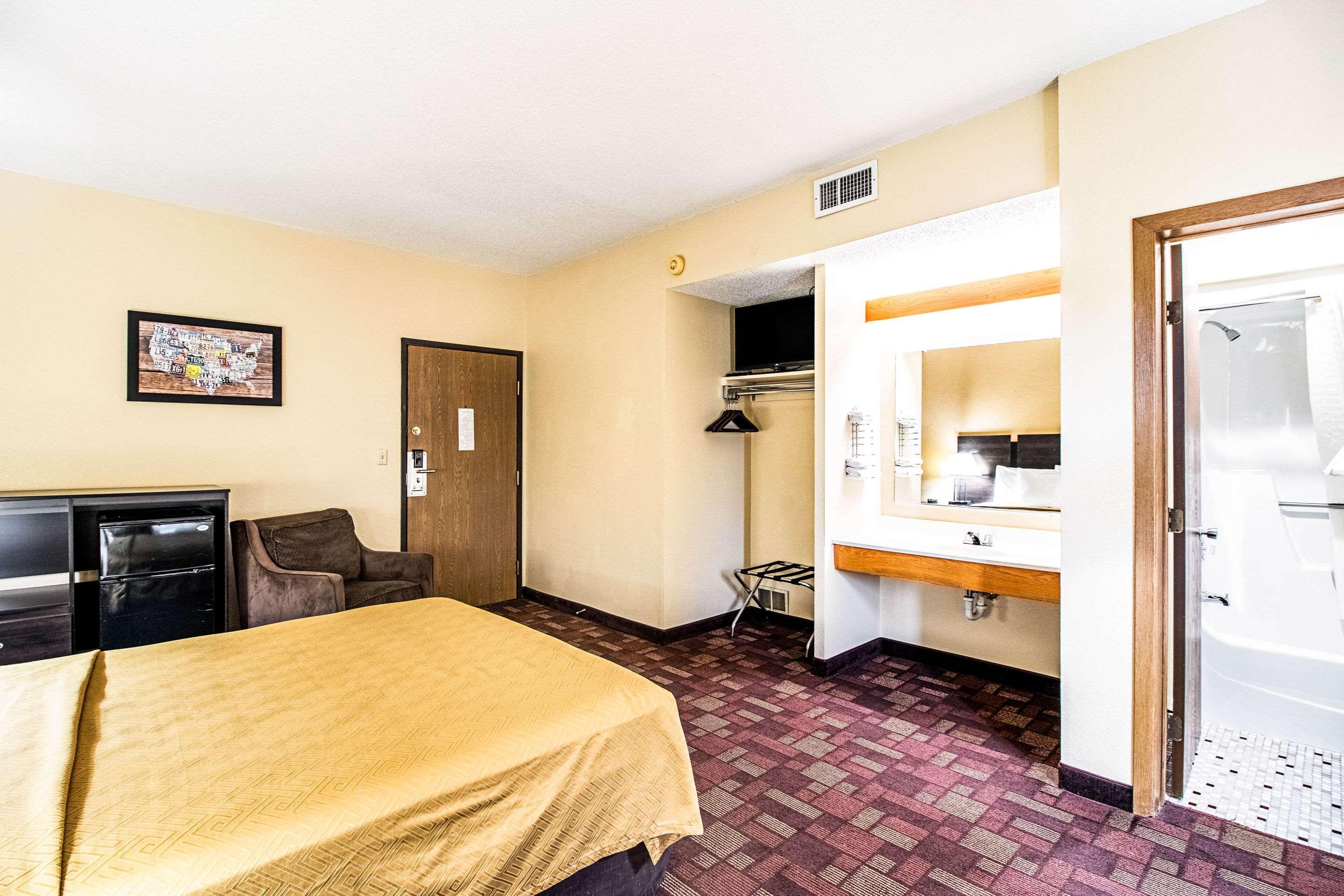 Econo Lodge Watertown Dış mekan fotoğraf