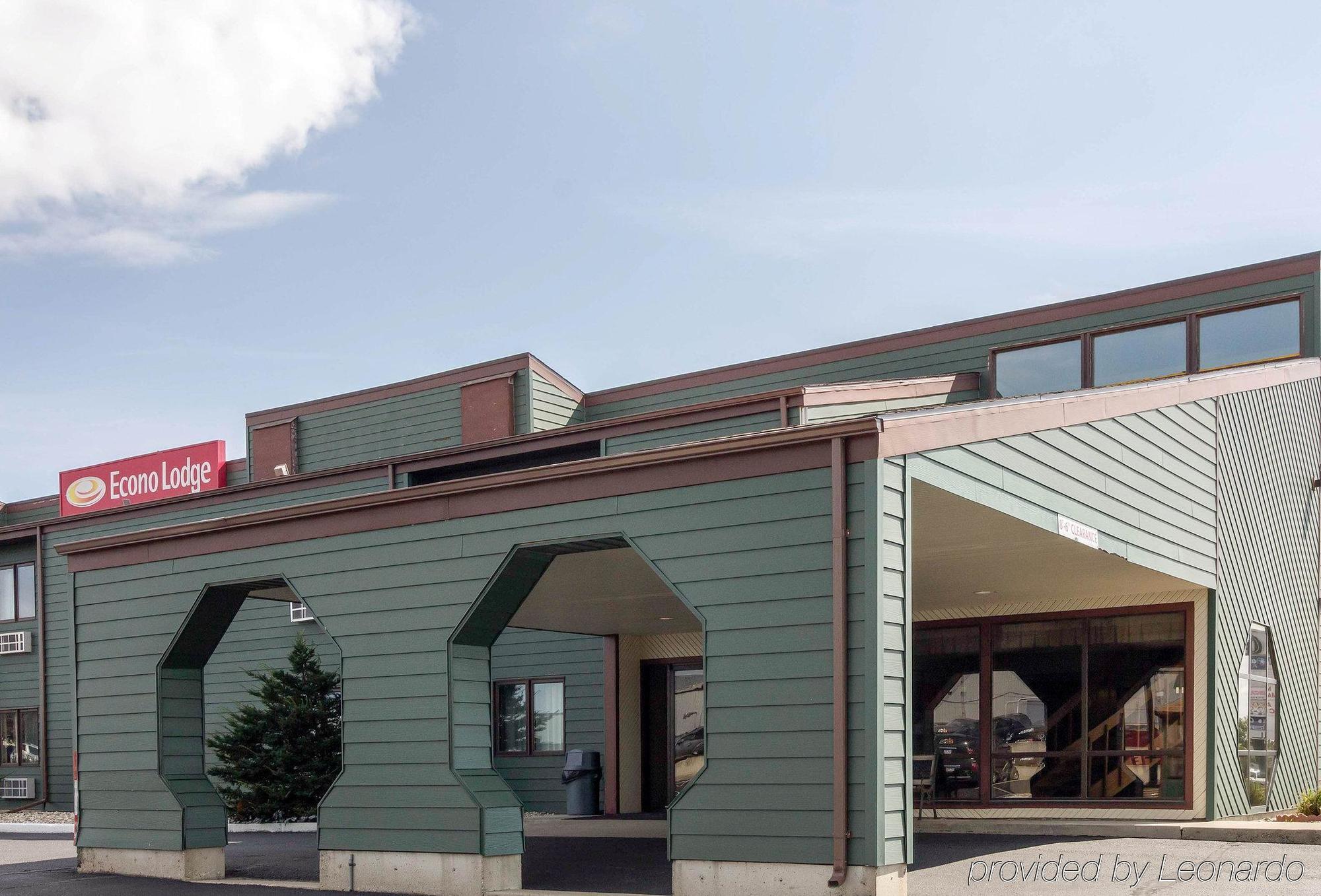 Econo Lodge Watertown Dış mekan fotoğraf