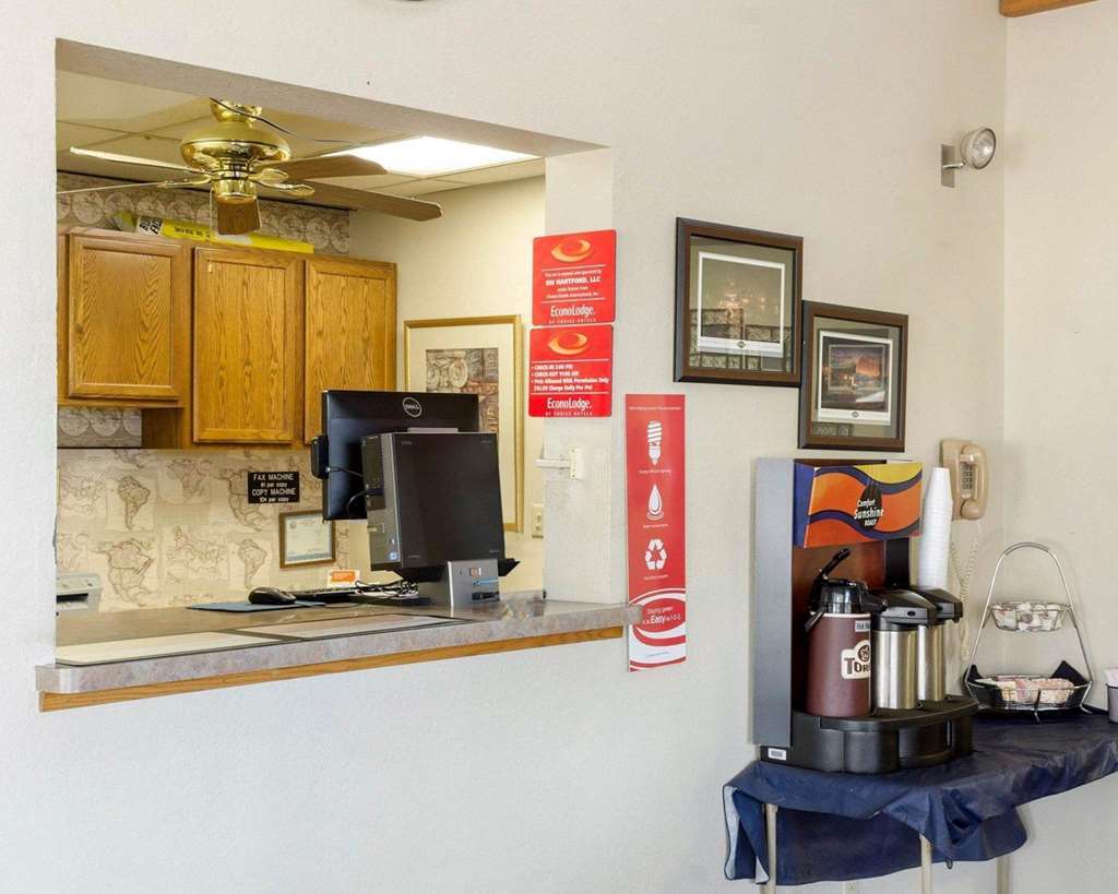 Econo Lodge Watertown İç mekan fotoğraf