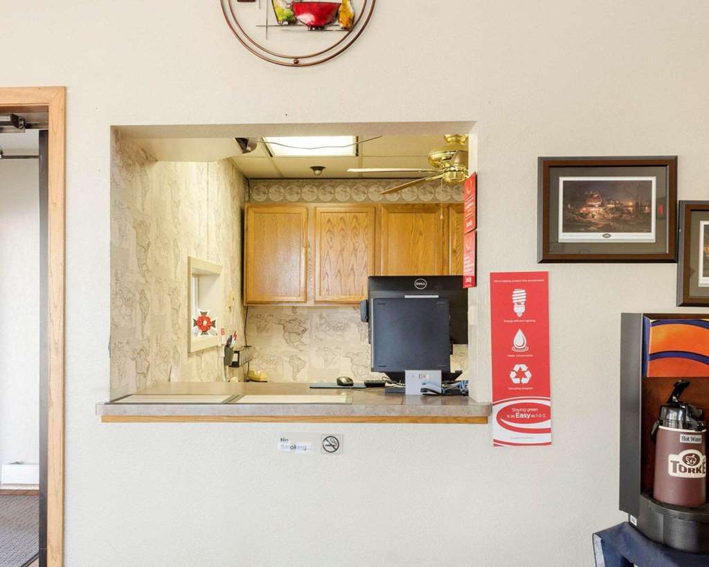 Econo Lodge Watertown İç mekan fotoğraf