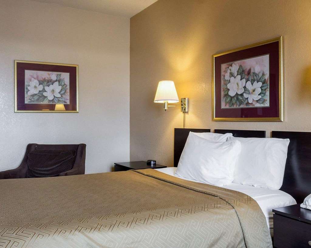 Econo Lodge Watertown Oda fotoğraf