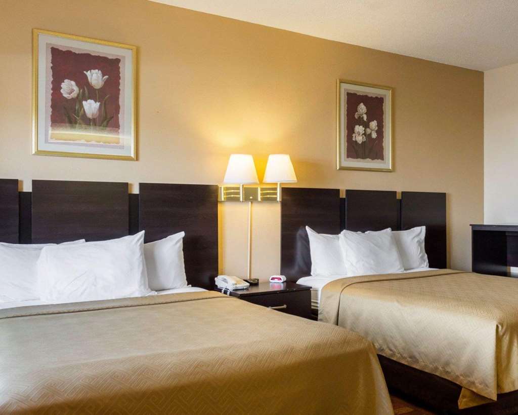 Econo Lodge Watertown Oda fotoğraf