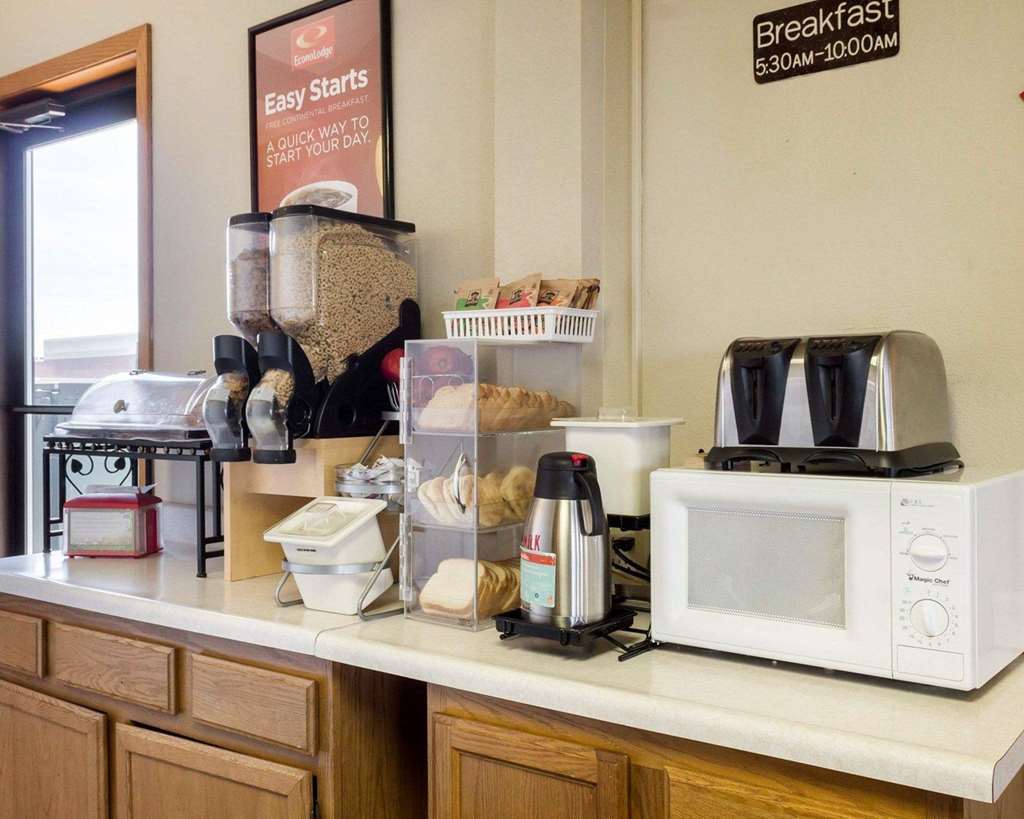 Econo Lodge Watertown Restoran fotoğraf