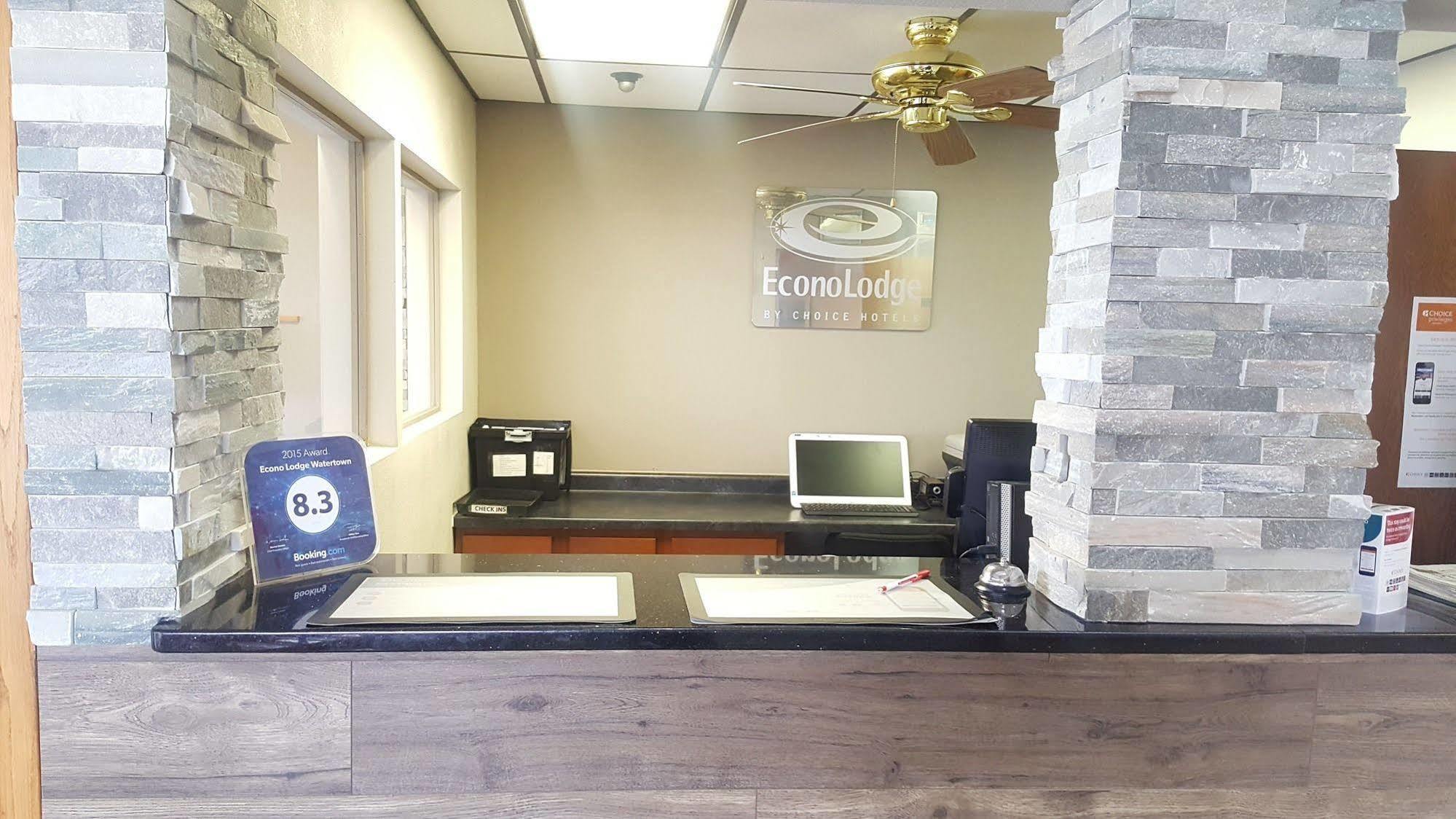 Econo Lodge Watertown Dış mekan fotoğraf