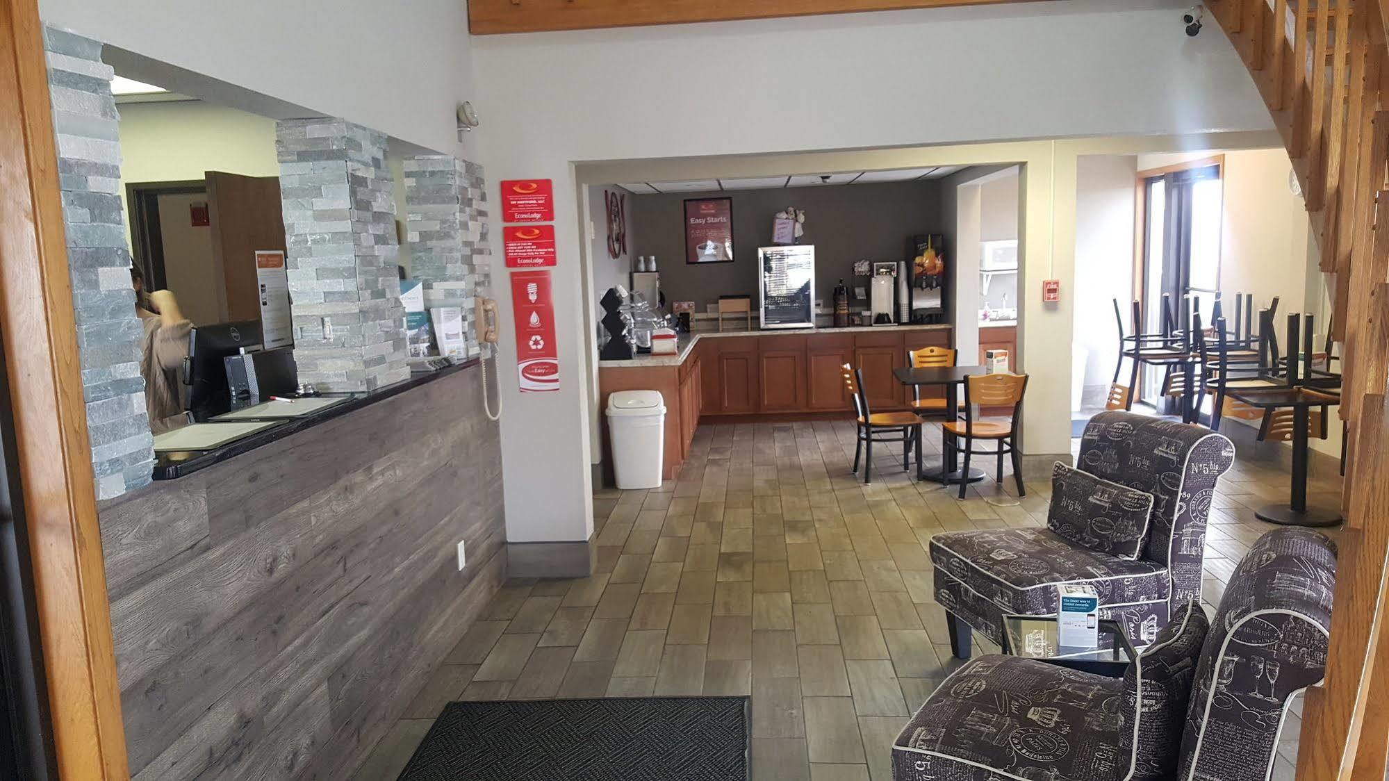 Econo Lodge Watertown Dış mekan fotoğraf